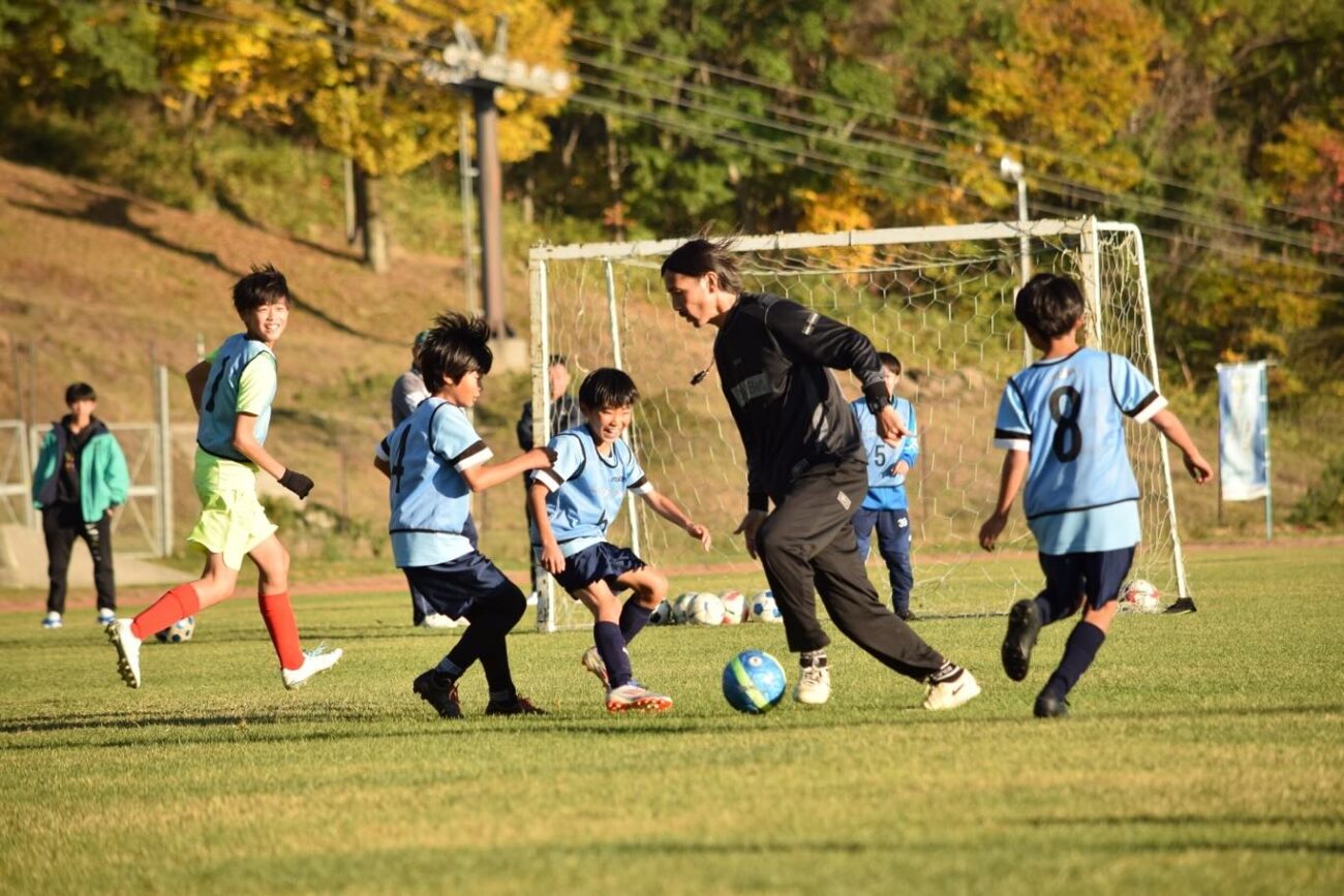 金田喜稔サッカークリニック2024(元日本代表.鈴木隆行)