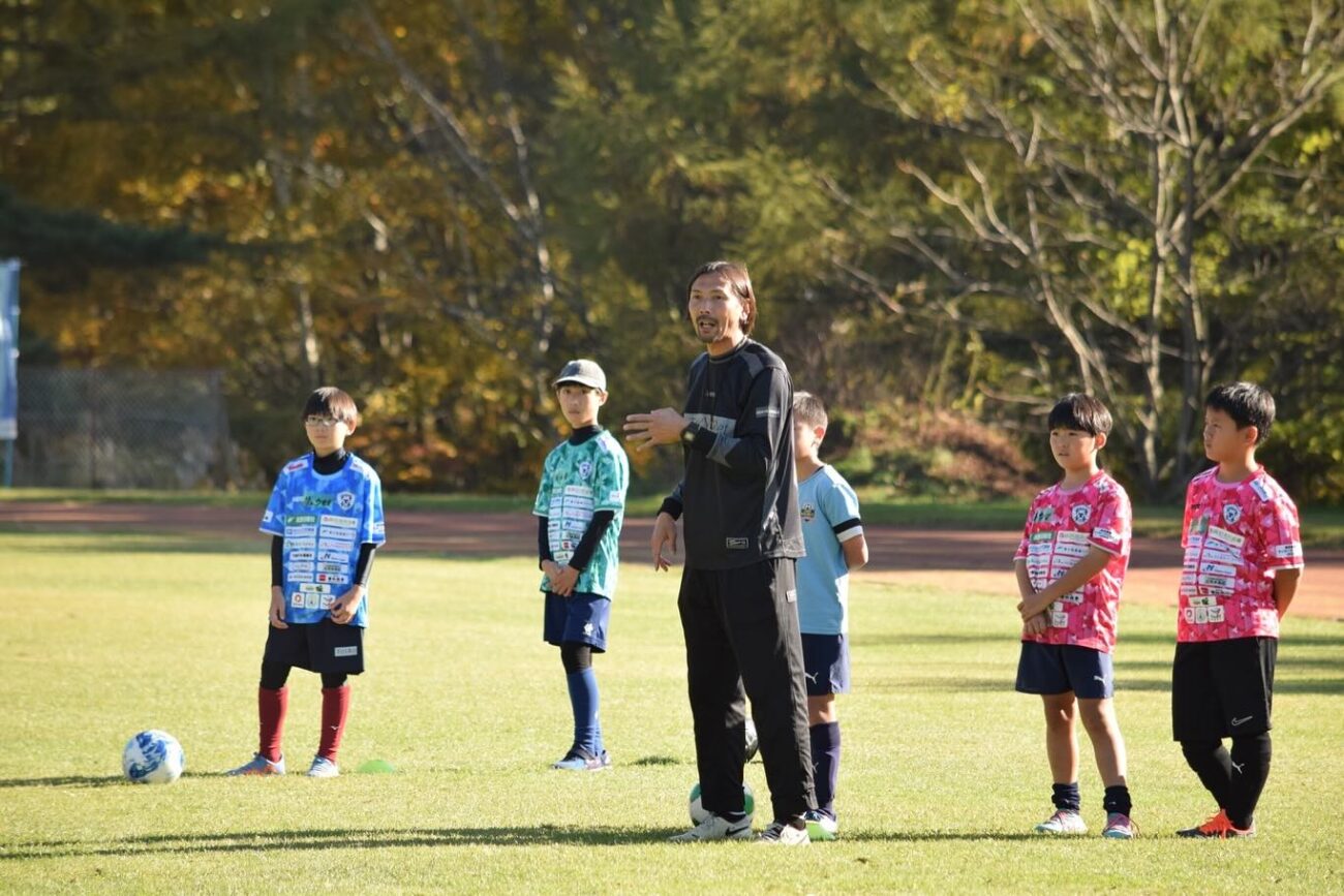 金田喜稔サッカークリニック2024(元日本代表.鈴木隆行)