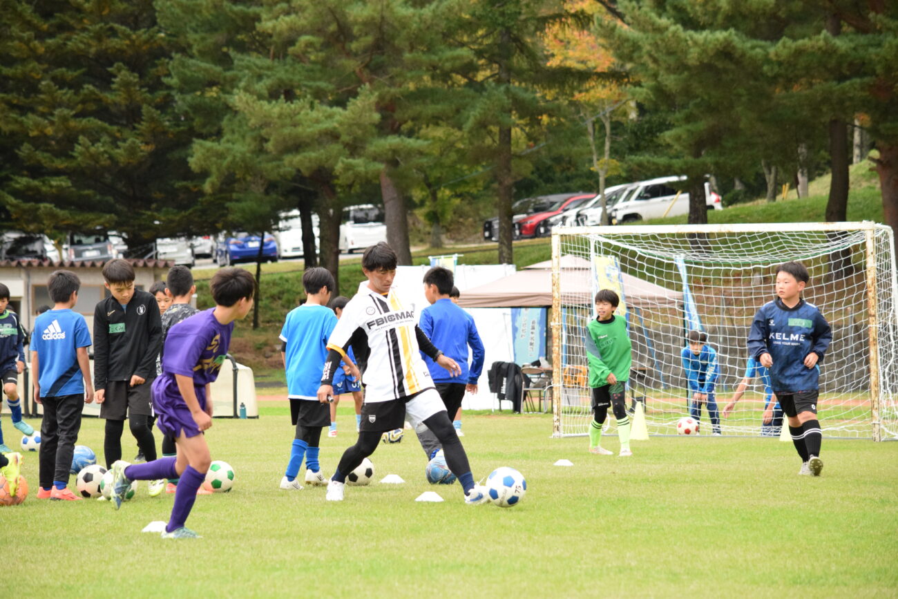 金田喜稔サッカークリニック2025佐藤寿人コーチ(長野県富士見町にて)