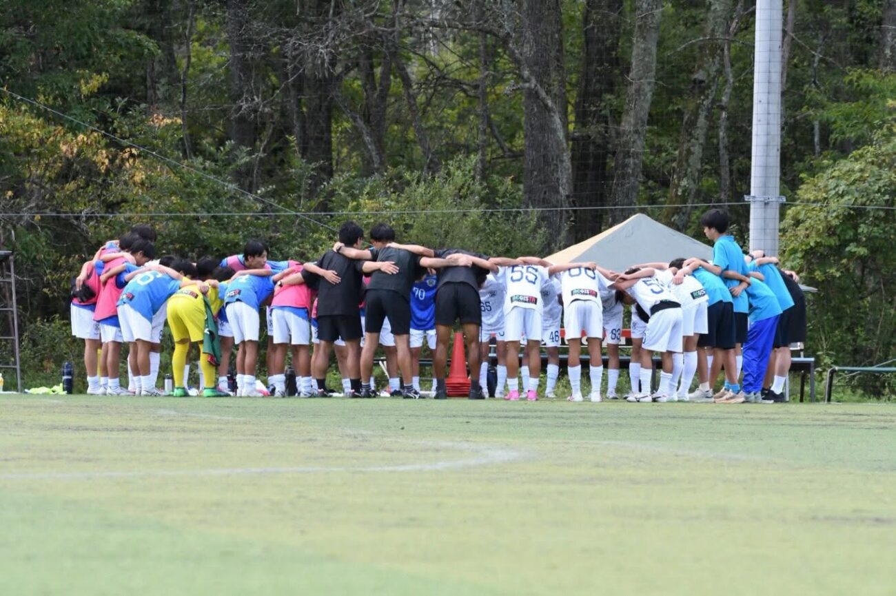 中学生年代サッカー-円陣